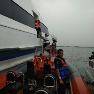 Kapal  Singapura Karam 40 Penumpang Dievakuasi KN. Rantos