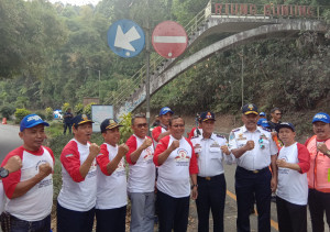 Dirjen Budi Pimpin Langsung Pembersihan Rambu dan Perlengkapan Jalan di Bogor