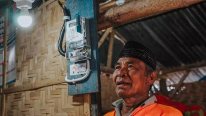 Dunia Kelam Badut Berakhir, Listrik Masuk ke Kampungnya di NTB