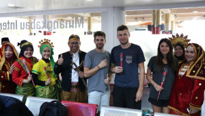 Rayakan HUT RI ke 74  Bersama Penumpang di Bandara Internasional Minangkabau