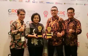 MTF  Dan  Dirut Arya Suprihadi Raih Penghargaan Bergensi Majalah Top Business  2019  