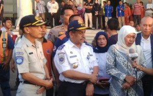 Jenazah dan Korban Kebakaran  Kapal Roro  di Masalembo  Disambut Gubernur Jatim