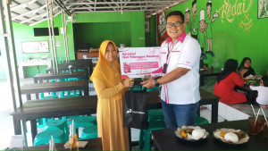 Sambut Hari Pelanggan,  Rumah Makan Dapat Apresiasi  Dari Pertamina MOR III 