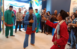 Peduli Budaya Betawi, MTF Hadirkan Budaya Palang Pintu di Acara Hari Pelanggan Nasional 2019