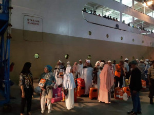 171 Jamaah Haji Disambut Duta Layanan Kantor UPP Kelas I Baubau 