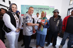 Siapkan Dana Rp18,54 Miliar, PHE ONWJ Mulai Cairkan Dana Kompensasi Korban Terdampak Tumpahan Minyak di Karawang