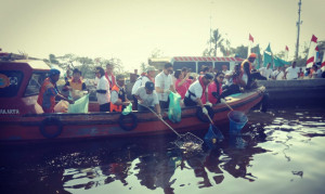 Gerakan Bersihkan Sampah Plastik Serentak di 228 Pelabuhan Pecahkan Rekor Dunia