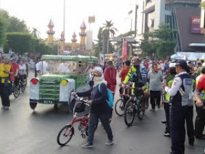 Tim Undip Juara I Festival Pendidikan Aman Berlalu Lintas di CFD Simpang Lima Semarang