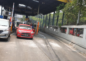 Rabu Siang, Dua Gerbang Tol Pejompongan Beroperasi Normal