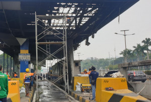 Jasa Marga Sigap Lakukan Perbaikan Peralatan Dan Fasilitas Tol Yang Rusak Akibat Demo Massa