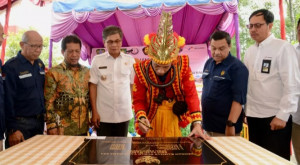 Wamen ESDM Arcandra Tahar Resmikan 6 BBM 1 Harga Dipusatkan di Nias Sumut 