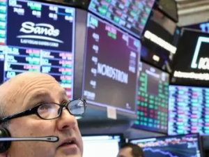 Indeks Bursa  Wall Street Menurun Perekonomian AS Mulai Tergesek