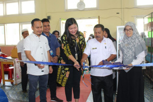 Peduli Pendidikan, FIFGROUP Resmikan Reading Corner di SMK N 1 Tanjung Jabung