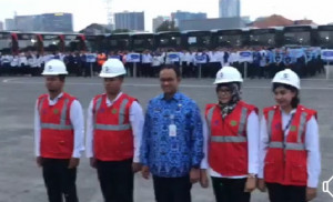 925 Pramudi Profesional di PT TransJakarta Dikukuhkan Gubernur Anies Baswedan   