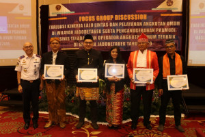 Dapat Penghargaan Prima Madya, DAMRI Komit Memberikan Pelayanan Terbaik 