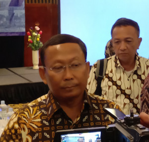 Jelang Libur Nataru 2010,  Kendaraan Angkutan Barang Akan Dibatasi