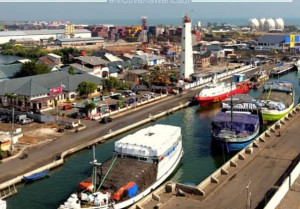 Kerangka KLM Cahaya Mandiri Segera Diangkat Dari Perairan Pelabuhan Tanjung Emas