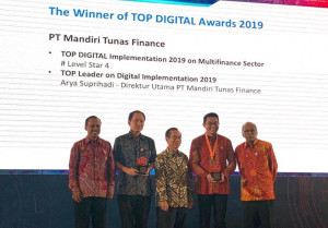 MTF Dan Arya Suprihadi Raih Penghargaan Kategori TOP Digital Award