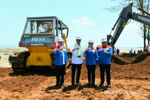 Bangun Kilang Tuban, Menhub Budi Karya Persilahkan Pertamina Lakukan Reklamasi