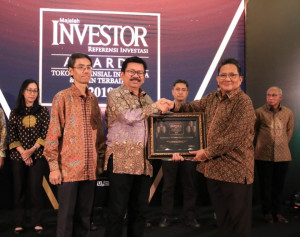 FIFGROUP Terima Penghargaan Multifinance Terbaik 2019 Kategori Aset di Atas 10 T