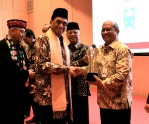 PELNI Terima Penghargaan Manajemen Keselamatan Penyelenggara Jasa Angkutan 2019