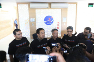 Landasan Pacu Ke-3 Bandara Soetta  Dioperasikan, Pesawat Lion Air Landing Pertama