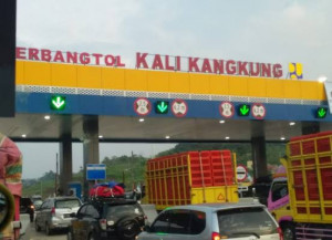 Mulai Sabtu Pagi, Diberlakukan Kebijakan Satu Arah Dari GT Cikatama ke Kalikangkung 