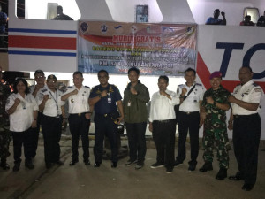 KSOP Sorong Lepas 925  Peserta Mudik  Gratis Nataru  Dari BUMN Peduli di Pelabuhan Sorong