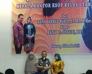 Tinggalkan KSOP Semarang, H. Ahmad Wahid Mengenang Kantornya Yang Tergenang Air Rob