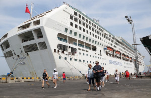 Kapal Pesiar MV Sun Princess Bawa 2.103 Wismancanegara Ke Semarang