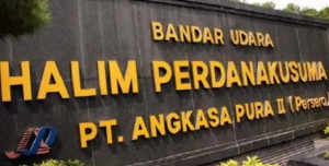 Bandara Halim  lumpuh  Air Setinggi 30 cm Genangi  Run Way. 