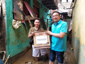 Dirut MTF Pimpin Tanggap Darurat Banjir Bagi Karyawannya Jadi Korban 