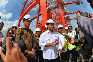Menhub Budi Tinjau Progrem Pembangunan Terminal Petikemas Fase I dan II di Belawan