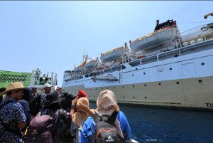 Cuaca Buruk, Pelayaran Wisata Semarang - Karimunjawa Dihentikan