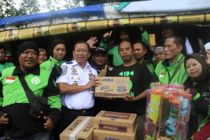 Pengemudi Ojol Korban Banjir Dapat Bantuan