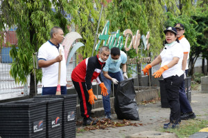 Wujudkan Ecoport, OP Tanjung Priok Bersama Keluarga Besar Maritim Gelar Bersih Lingkungan