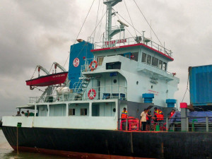 Sebanyak 14 ABK KM.EL No.2 Selamat Dalam Kecelakaan di Perairan Bangka