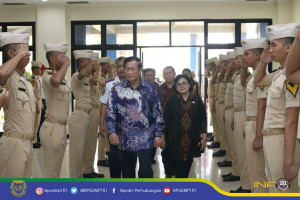 Kuliah Umum Wantimpres Agum Gumelar Bangun Karakter Taruna PTDI STTD