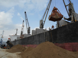 Ekspor Perdana Pozzolan  Ke Bangladesh Dilepas Dari Pelabuhan Malahayati