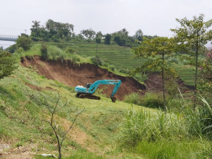 Tol Cipularang Aman Dilintasi, Jasa Marga Sudah Pasang Penguatan Lereng Bukit  