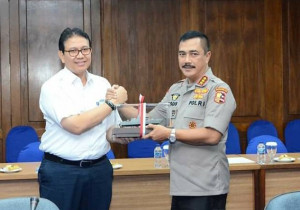 Baharkam Polri  Pesan Kapal  di PT PAL Surabaya