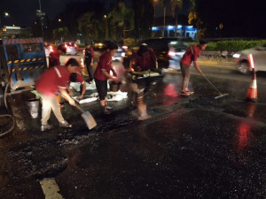 Hati-Hati Berkendara, Banyak Ruas Tol Rusak dan Berlubang