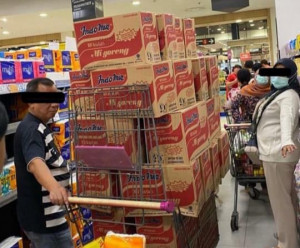 Stok Bahan Pokok Cukup, Menteri Perdagangan Minta Masyarakat Tak Panik 