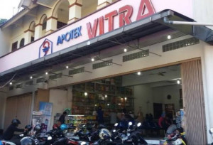 Covid-19 Mewabah, Ketua DPRD Salatiga Sidak Apotek dan Superindo