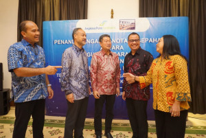 AP  I dan Gudang Garam Teken MoU Pengusahaan Bandara Dhoho Kediri