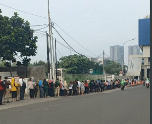 Kepadatan Angkutan Umum di Jakarta Dan Seruan Isolasi Diri