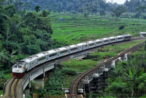 19 Perjalanan KA Jarak Jauh Dari  Daop 1 Jakarta Dibatalkan  Karena Covid-19