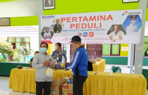Pertamina Bagikan 10.000 Masker dan Ribuan Liter Disinfektan ke Masyarakat Tuban