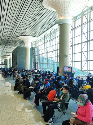 Hari Pertama Beroperasi Bandara YIA, Ini Pesawat Perdana Yang Take Off dan Landing