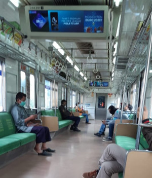 Jumlah Penumpang Angkutan Umum Massal di Jakarta Turun